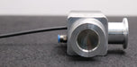 Bild des Artikels VAT-Vakuum-Eckventil-mit-Sensor-Steckverbinder-Fabr.Nr.-26428-KA21-BMC1/0020