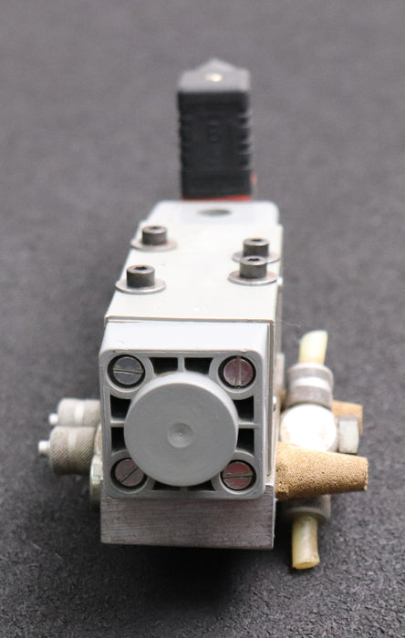 Bild des Artikels BOSCH-Magnetventil-+-Magnetspule-Mat.-Nr.-0820014046-+-1824210060-gebraucht