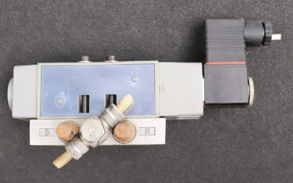 Bild des Artikels BOSCH-Magnetventil-+-Magnetspule-Mat.-Nr.-0820014046-+-1824210060-gebraucht