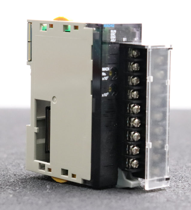 Bild des Artikels OMRON-analoges-Eingangs-/Ausgangsmodule-CJ1W-MAD42-4x-Eingang-2x-Ausgang
