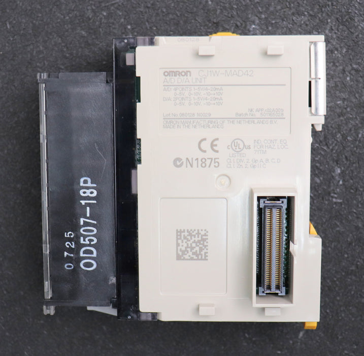 Bild des Artikels OMRON-analoges-Eingangs-/Ausgangsmodule-CJ1W-MAD42-4x-Eingang-2x-Ausgang