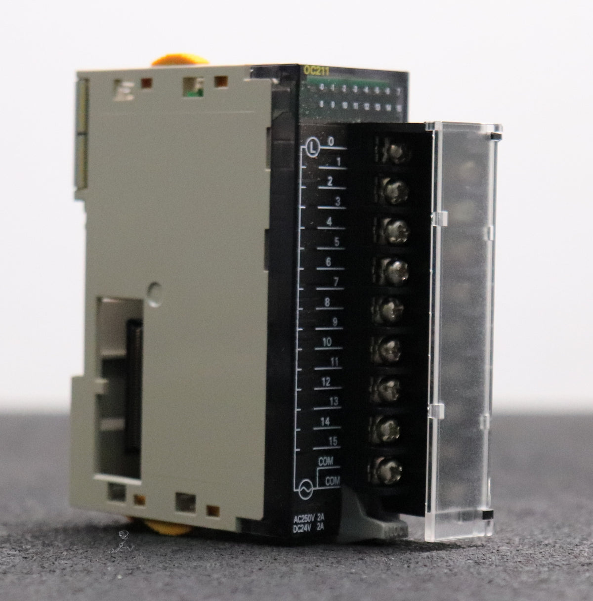 OMRON digital Ausgangsmodule CJ1W-OC211 gebraucht — happy-parts.de