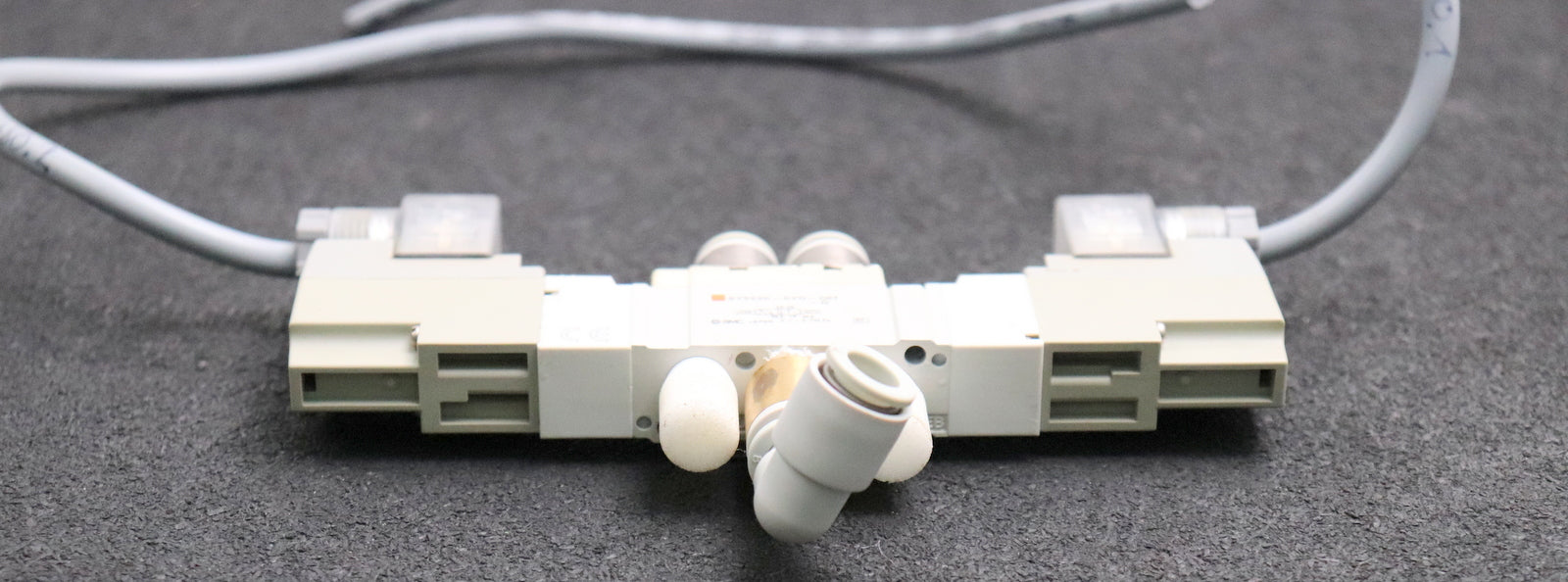 Bild des Artikels SMC-5/2-Wege-Elektromagnetventil-SY5220-5YO-C8F-Q-bistabil-24VDC-gebraucht