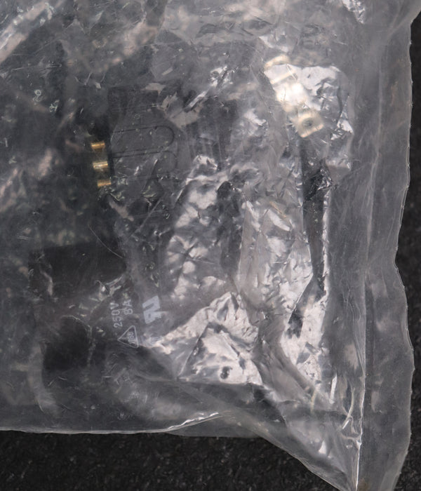 Bild des Artikels AMPHENOL-TUCHEL-runder-Steckverbinder-T3104-001-7-polig-male-250V-8A