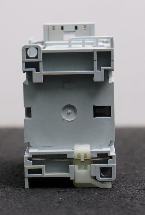 Bild des Artikels ALLEN-BRADLEY-Schütz-100-C16D*10-690VAC-32A-Spullenspannung-24VDC-gebraucht