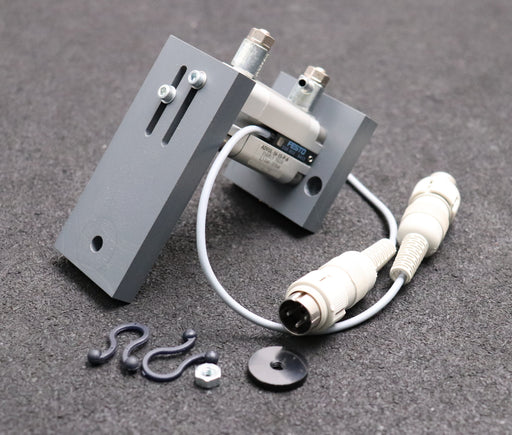 Bild des Artikels FESTO-Kompaktzylinder-mit-2x-Näherungsschalter-ADVUL-16-15-P-A