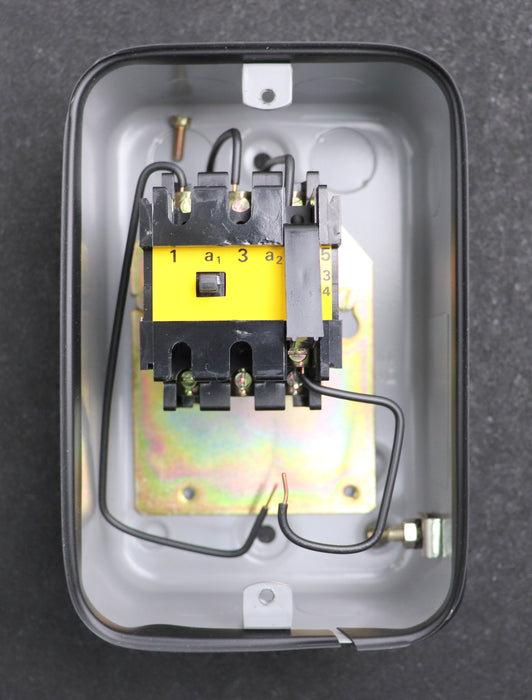 Bild des Artikels RS-MEM-SANTON-ADS7-Direct-On-Line-Starter-im-Metalgehäuse-Art.Nr.-326-150