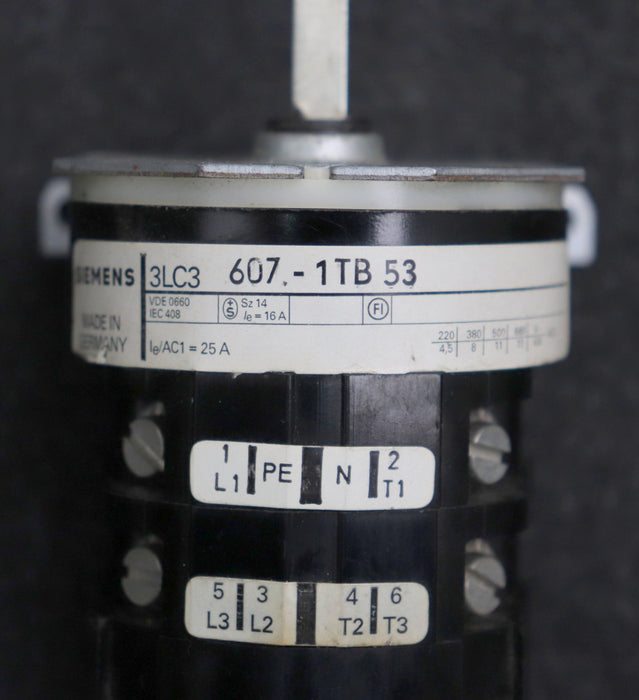 Bild des Artikels SIEMENS-Hauptschalter-3LC3607-1TB53-25A-220-660VAC-4,5-11kW-gebraucht