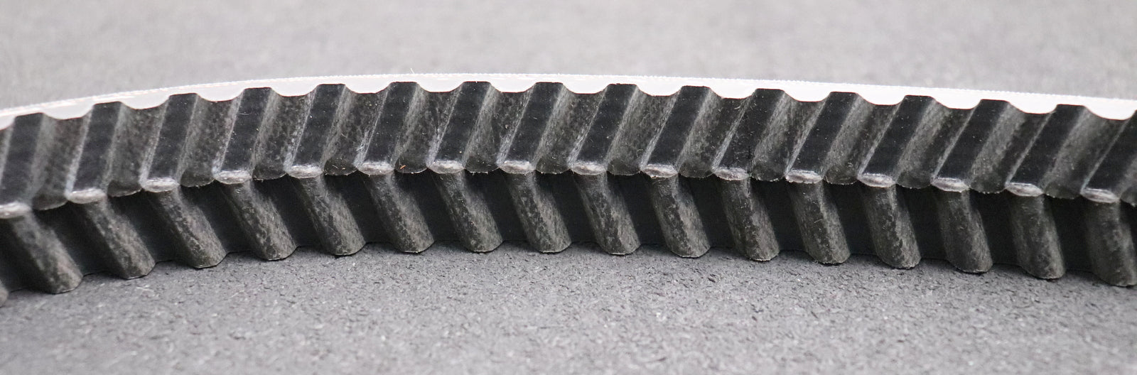 Bild des Artikels GOODYEAR-EAGLE-Zahnriemen-Timing-belt-B-2100-endlos-verbunden-Teilung-14mm