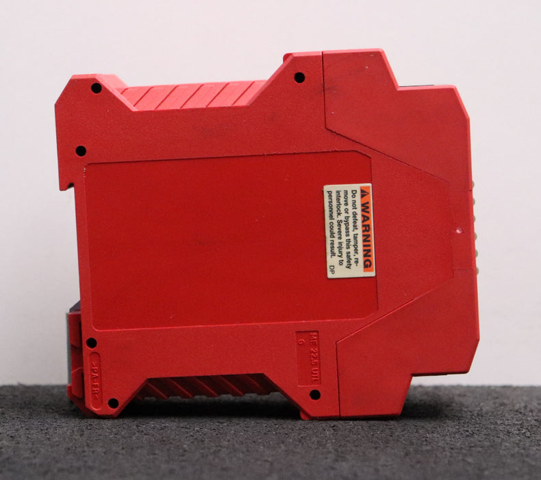 STI Sicherheitsrelais Model SR209AD01 24VAC/DC 50/60Hz 4W 0,5-10sec gebraucht