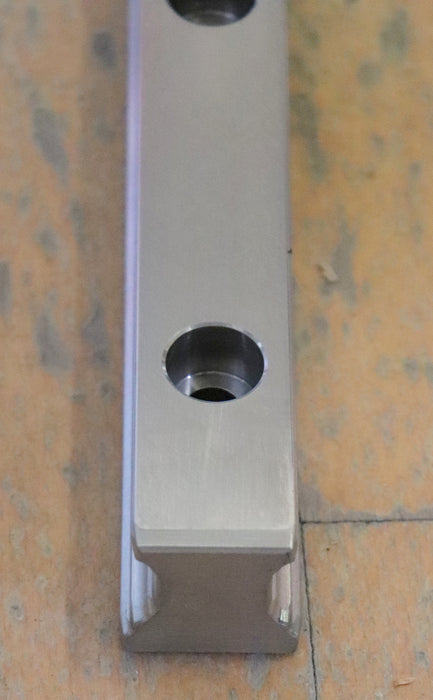 Bild des Artikels REXROTH-Linearführungsschiene-R160570231-Länge-1990mm-Breite-25mm-1.-LochØ-9mm