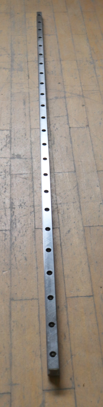 Bild des Artikels REXROTH-Linearführungsschiene-R160570431-Länge-1916mm-Breite-25mm-1.-LochØ-9mm