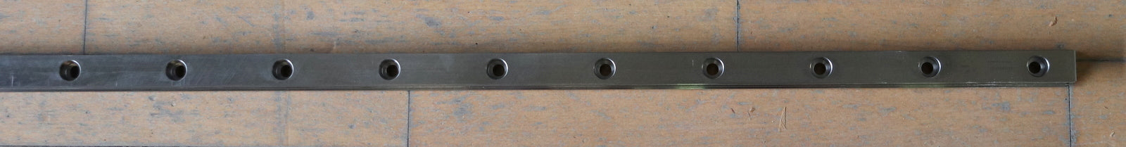 Bild des Artikels REXROTH-Linearführungsschiene-R160570431-Länge-1816mm-Breite-25mm-1.-LochØ-9mm