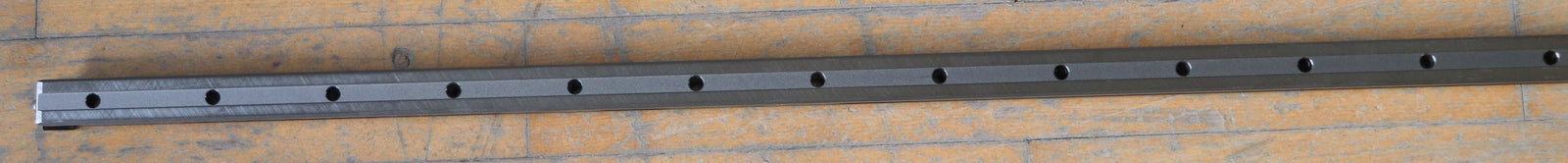 Bild des Artikels REXROTH-Linearführungsschiene-R160526431-Länge-1676mm-Breite-23mm-LochØ-7mm