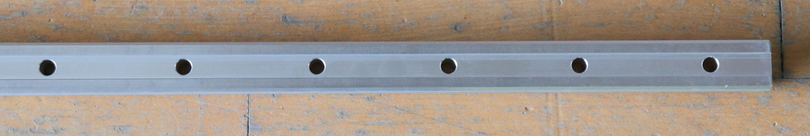 Bild des Artikels REXROTH-Linearführungsschiene-R203520531-Länge-1496mm-Breite-25mm-1.-LochØ-7mm