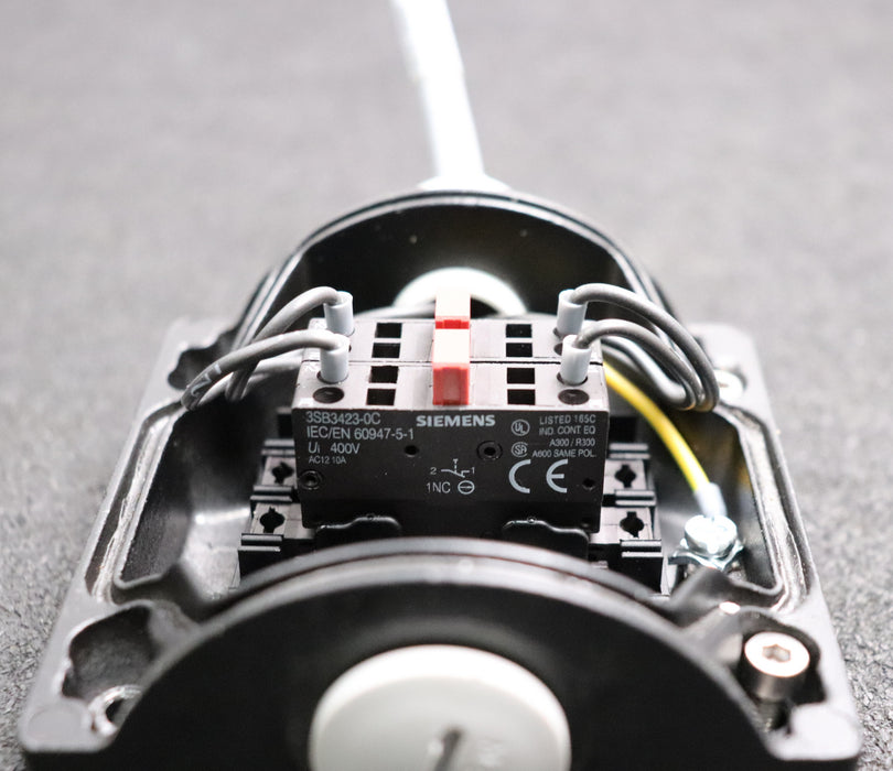 Bild des Artikels SIEMENS-Gehäuse-für-Befehlsgerät-3SB3801-2EB30-0CC0-gebraucht