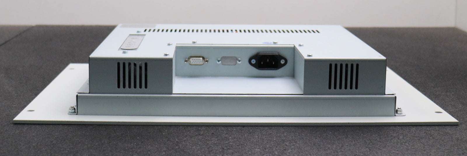 Bild des Artikels ENNA-15,1"-TFT-Monitor-mit-7HE-FP-230VAC-Art.Nr.-05ELCD15103-7HE-unbenutzt