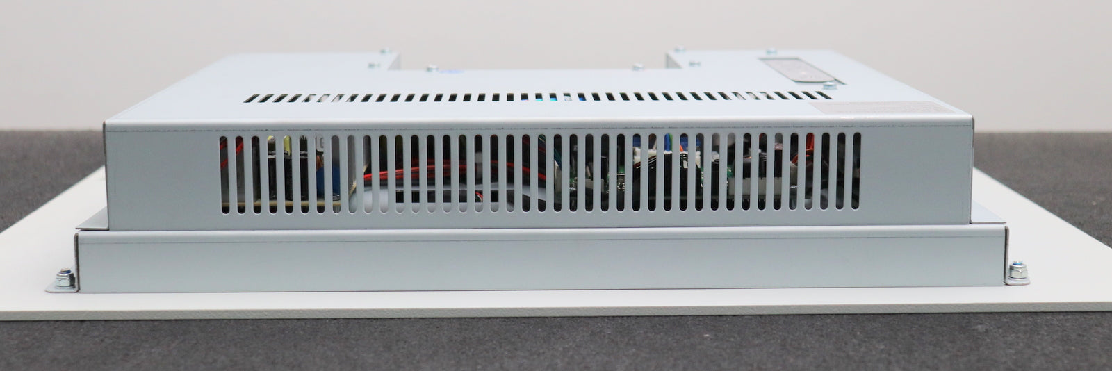 Bild des Artikels ENNA-15,1"-TFT-Monitor-mit-7HE-FP-230VAC-Art.Nr.-05ELCD15103-7HE-unbenutzt