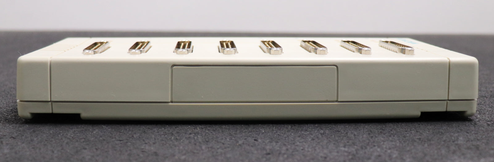 Bild des Artikels VScom-Verteilerbox-VS-COM-800-RS232-mit-Kabel-1,5m-unbenutzt-in-OVP