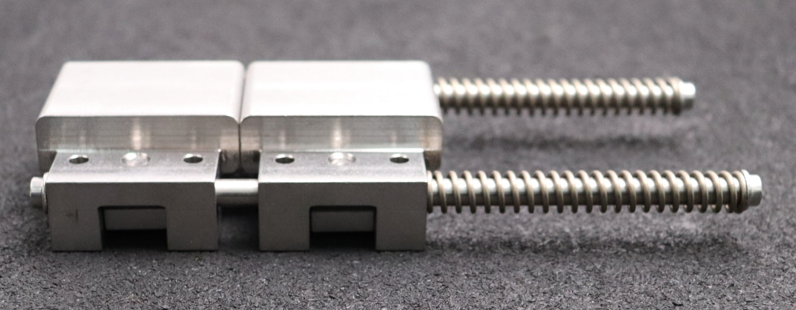 Bild des Artikels OERLIKON-SOLAR-Riemenspanner-komplett-Art.Nr.-11514000-und-102354651-Hub-30mm