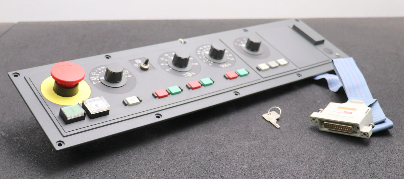 Bild des Artikels SIEMENS-Maschinensteuertafel-820M/ME-24VDC-6FC3538-3EF20-5700309051.550