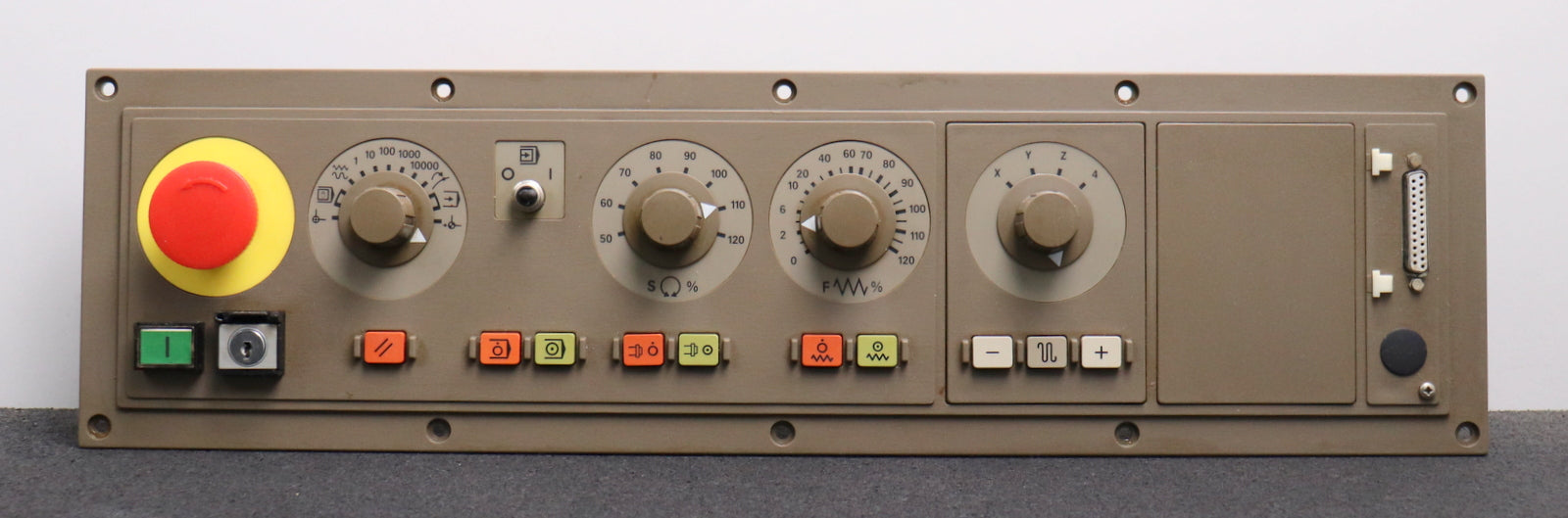 Bild des Artikels SIEMENS-Maschinensteuertafel-820M/ME-24VDC-6FC3538-3EF-5700309045.60