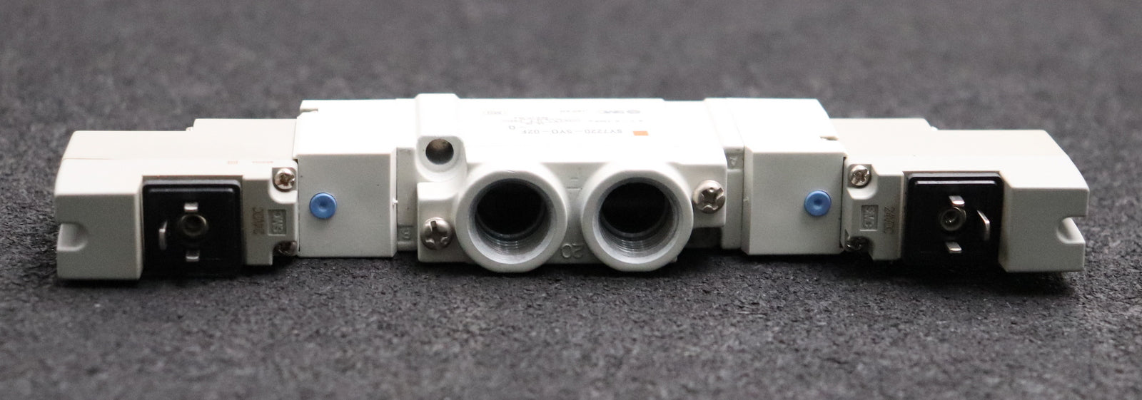 Bild des Artikels SMC-Pneumatik-Magnetventil-SY7220-5YO-02F-Q-unbenutzt-in-OVP