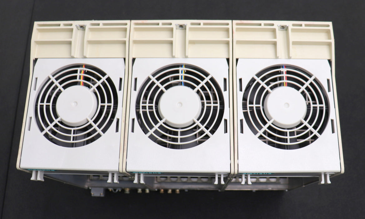 Bild des Artikels SIEMENS-SINUMERIK-840C-Zentralgerät-2-18-EP-BGR-Träger-für-18-Platinen-Rack