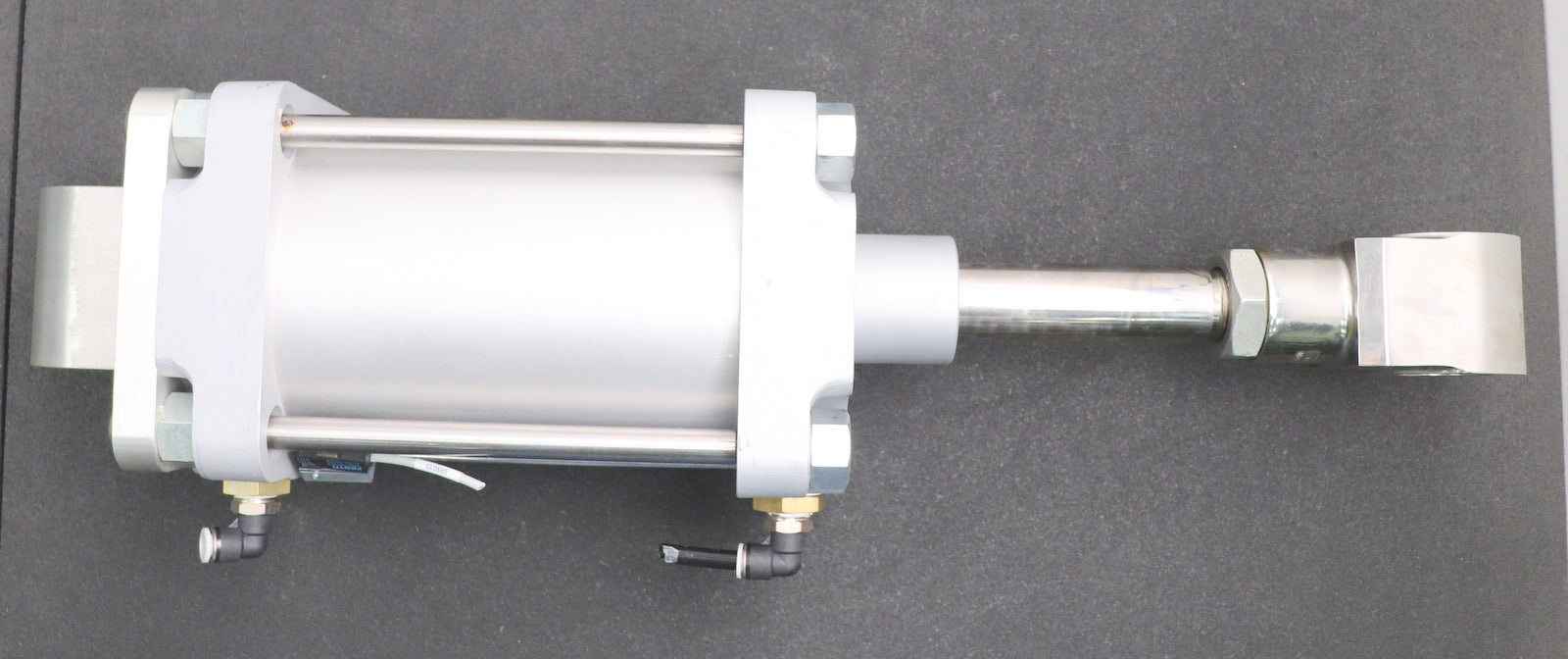 Bild des Artikels FESTO-Pneumatik-Zylinder-DNG-160-135-PPV-A-SA-Mat.Nr.-24372190-Hub-135mm