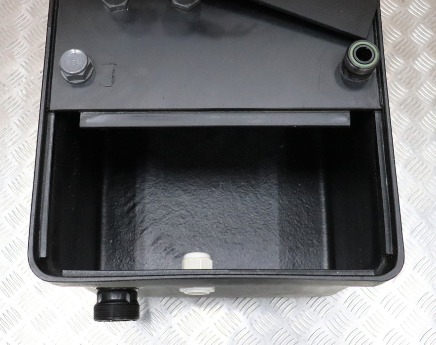 Bild des Artikels GRUNDFOS-Hydraulikbehälter-+-Rückförderpumpe-Behältergröße-400x400x300mm-ca.-50l