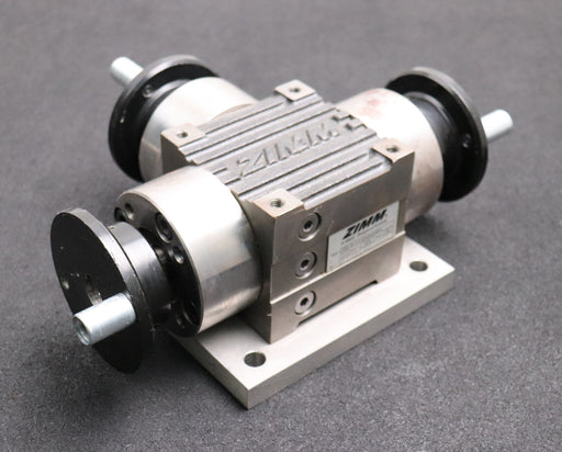 Bild des Artikels ZIMM-Kegelradgetriebe-i=-1:1-n=-1500U/min-spiralverzahnt-30,1Nm---150x130mm