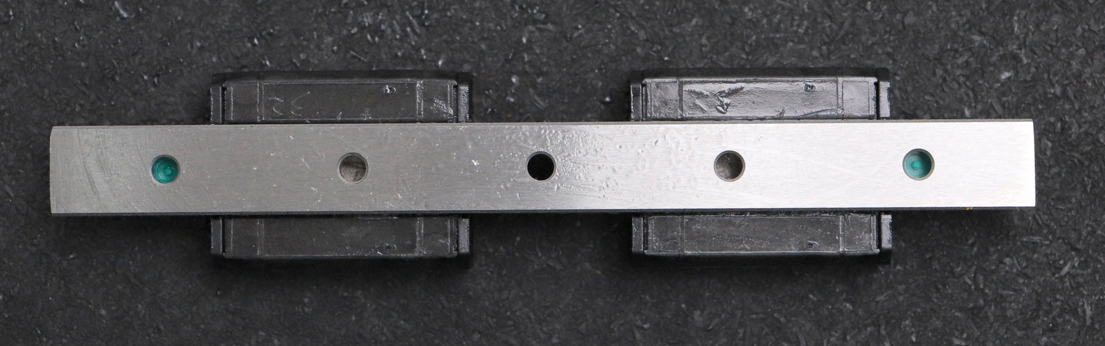 Bild des Artikels THK-Linearführung-Größe-12-mit-2-Wagen-Model-2SRS12MUUC1+131LM-unbenutzt-in-OVP