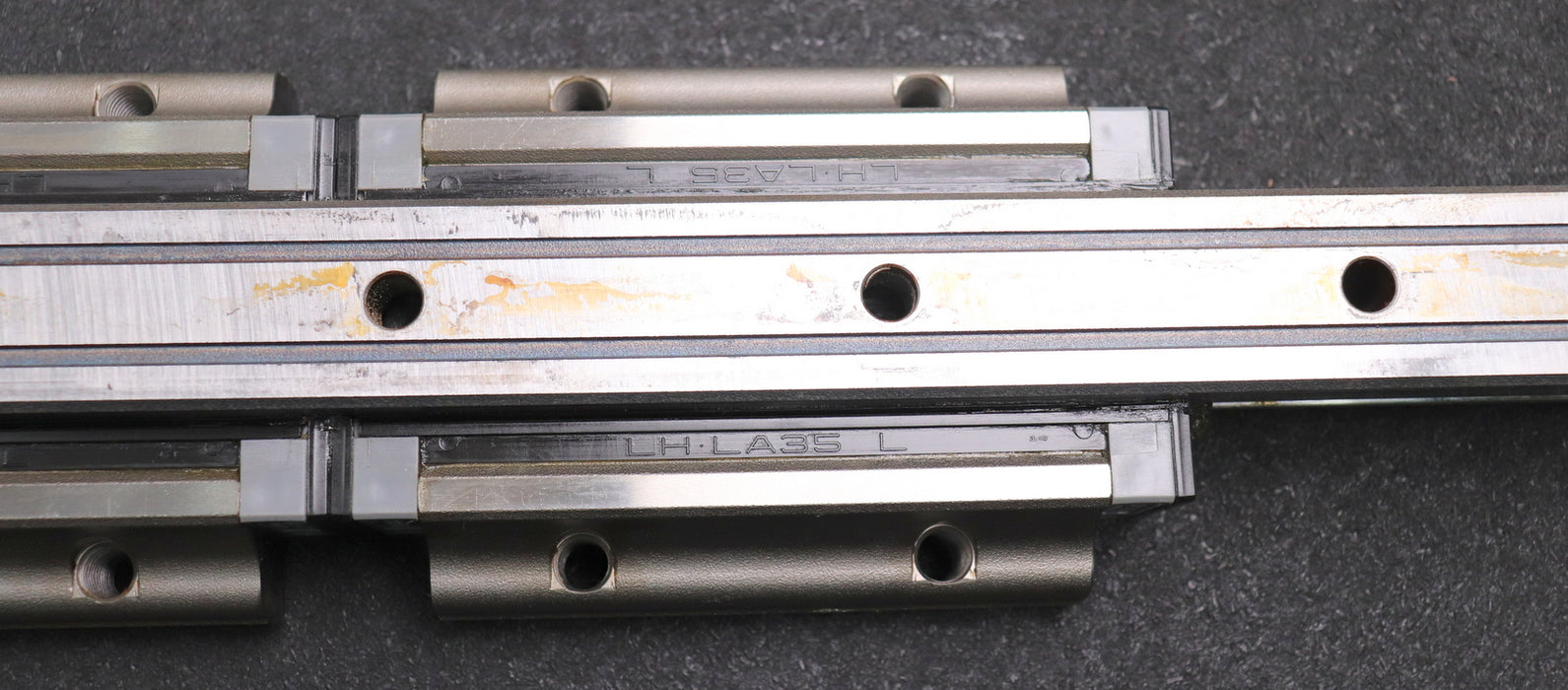 Bild des Artikels NSK-Führungsschiene-mit-2-Führungswagen-SH350756GLC2W01P63-+-2x-LH-LA35-L