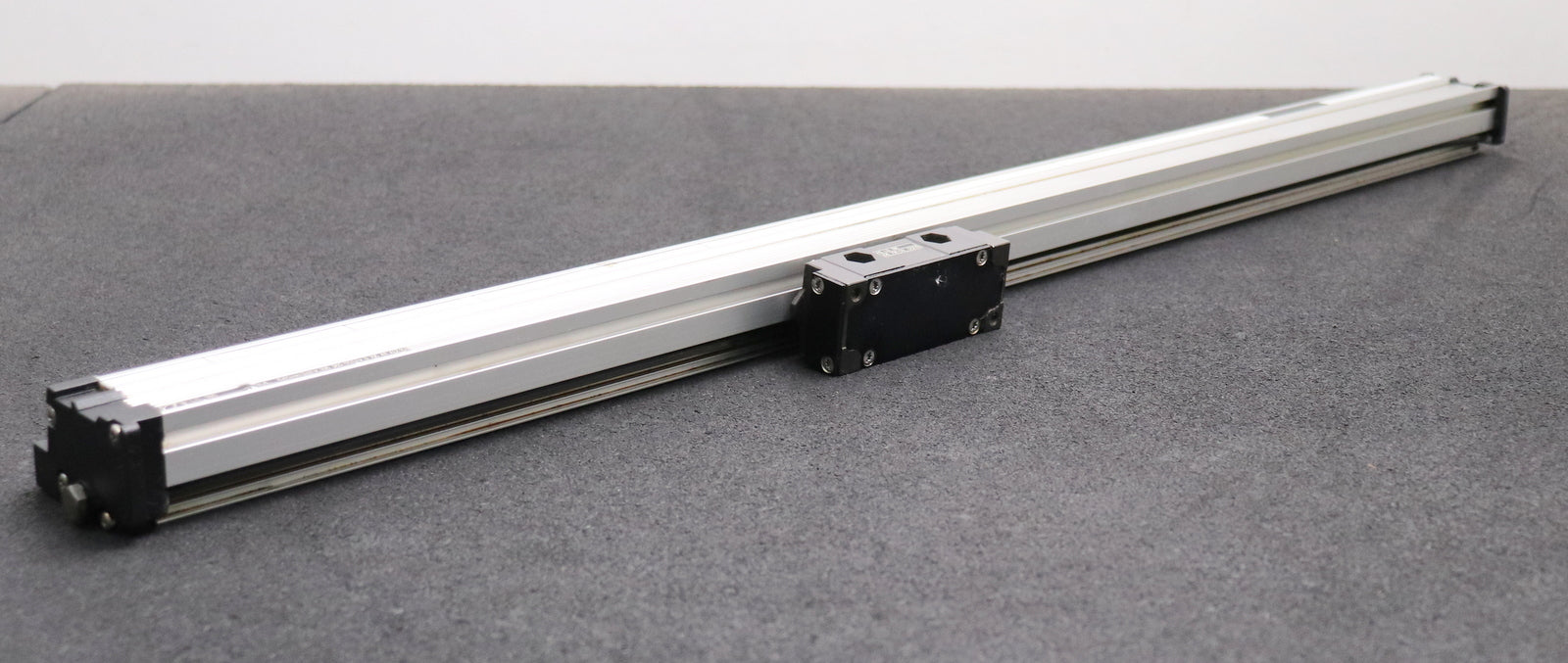 Bild des Artikels HEIDENHAIN-Linearmaßstab-LS-186-Messlänge-640mm-ID.Nr.-336960-17-+-326797-03