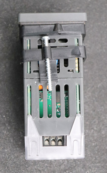 Bild des Artikels METRON-Prozess--und-Temperaturregler-Watlow-96-Typ-96B0-DDAA-00RG-PN-5834-02