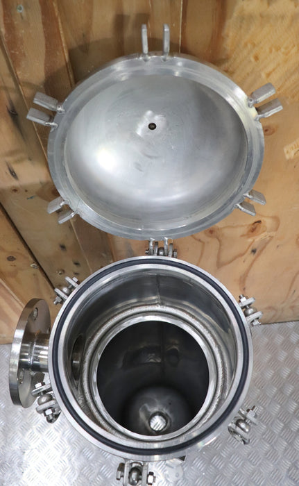 Bild des Artikels Edelstahl-Beutelfiltergehäuse-Flanschöffnungen-DN50-mit-Standfüssen-für-Größe-2