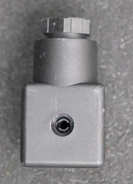 Bild des Artikels CNE-22x-Ventilstecker-Schwarz-Pole:-3-10A-250VAC-unbenutzt-Gewicht-300g