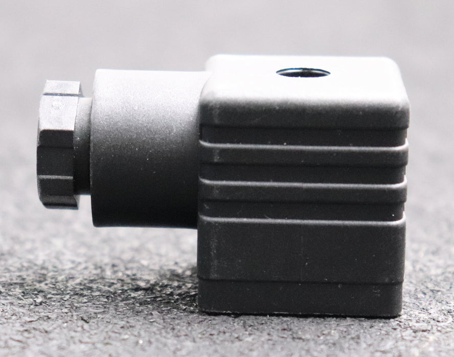 Bild des Artikels CNE-22x-Ventilstecker-Schwarz-Pole:-3-10A-250VAC-unbenutzt-Gewicht-300g