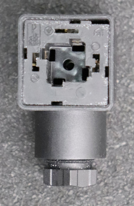 Bild des Artikels CNE-22x-Ventilstecker-Schwarz-Pole:-3-10A-250VAC-unbenutzt-Gewicht-300g