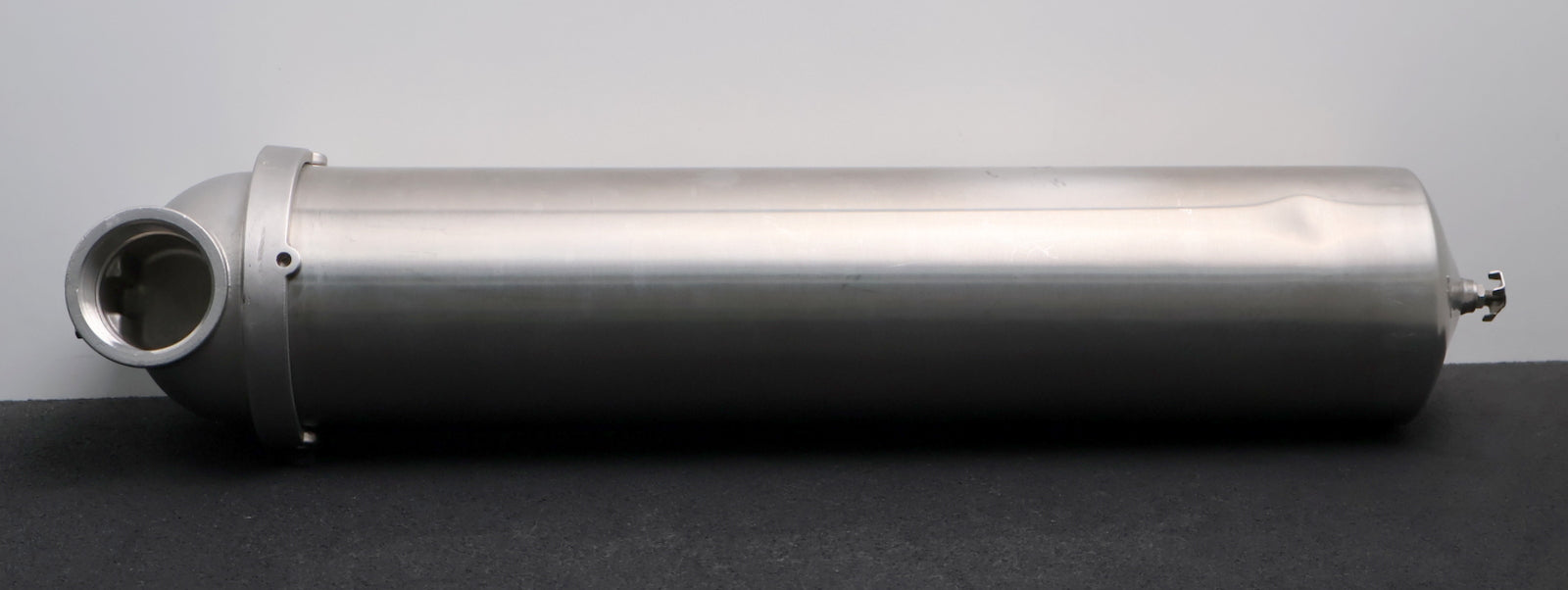 Bild des Artikels Edelstahl-Filtergehäuse-20''-Anschluß-2''-IG-Abmessungen-69xØ15cm-gebraucht