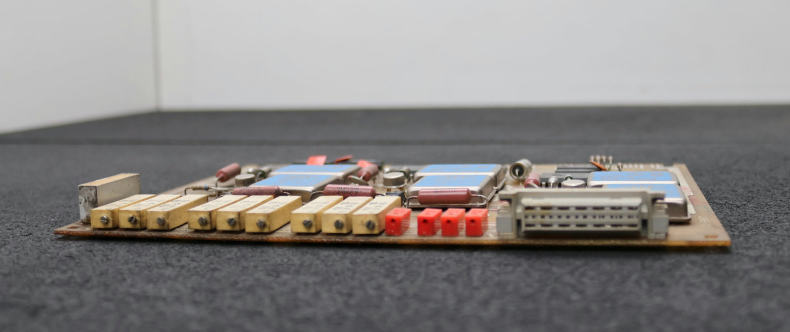 Bild des Artikels VEM-NUMERIK-RFT-DDR-Einschubplatine-413927-4-RFT-56399-Beschriftung-4965-0