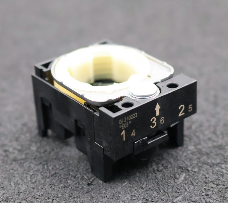 Bild des Artikels SIEMENS-17x-Halter-für-3-Module-3SU1500-0AA10-0AA0-Maße-30x40mm-unbenutzt