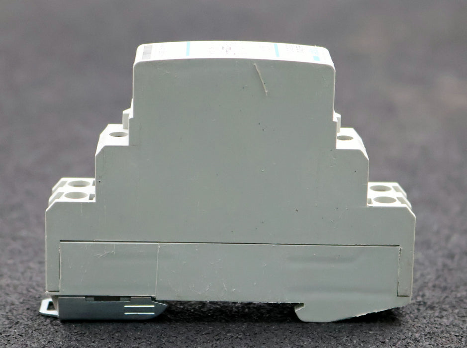 Bild des Artikels HAGER-Schütz-ES-210-239210-230VAC-50Hz-4kW-250VAC-gebraucht