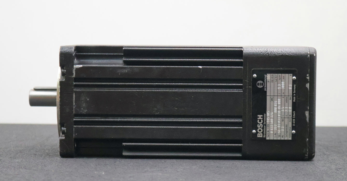 Bild des Artikels BOSCH-Bürstenloser-Servomotor-permanenterregt-Typ:-SE-B3.033.030-04.000-3,3Nm