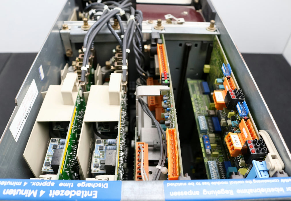 Bild des Artikels SIEMENS-SIMODRIVE-6SC6101-2A-Z-Z=-2XA30+G10+B12-mit-Platinen-gebraucht-geprüft