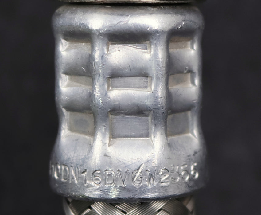 Bild des Artikels Panzerschlauch-für-Trinkwasser-geeignet-Länge-2000mm-DN16-PN10-unbenutzt