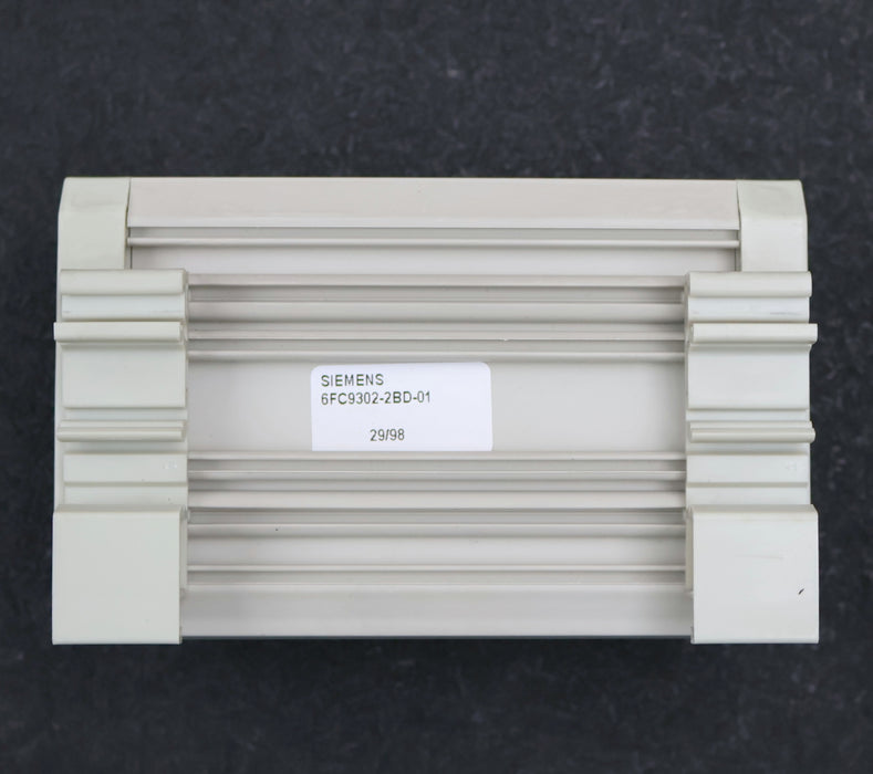 Bild des Artikels SIEMENS-SINUMERIK-Klemmleistenumsetzer-6FC9302-2BD-01-gebraucht