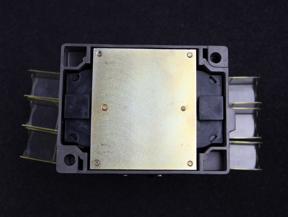 Bild des Artikels SIEMENS-Leistungsschütz-3TB4817-0B-100A-600VAC-Spulenspannung-24VDC-gebraucht