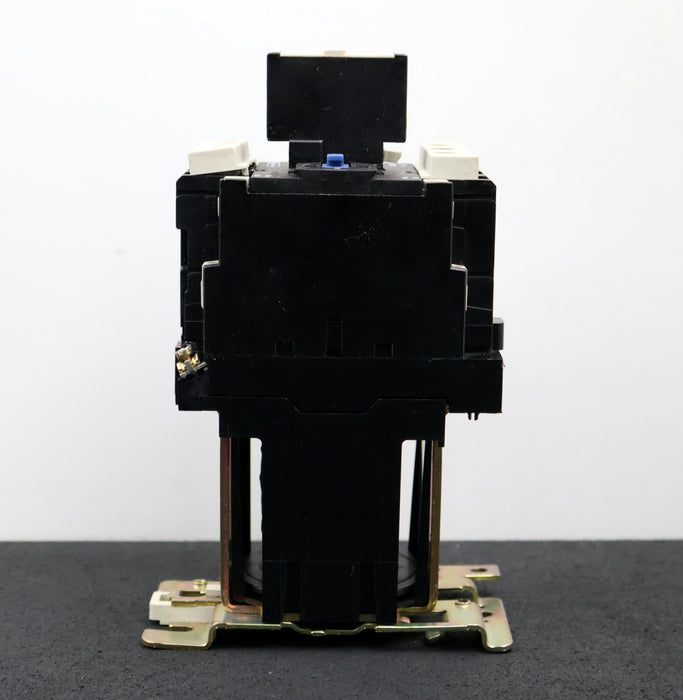 Bild des Artikels TELEMECANIQUE-Leistungsschütz-Typ:-LP1-D6511-750V-80A-8kV-Spulenspannung-24VDC