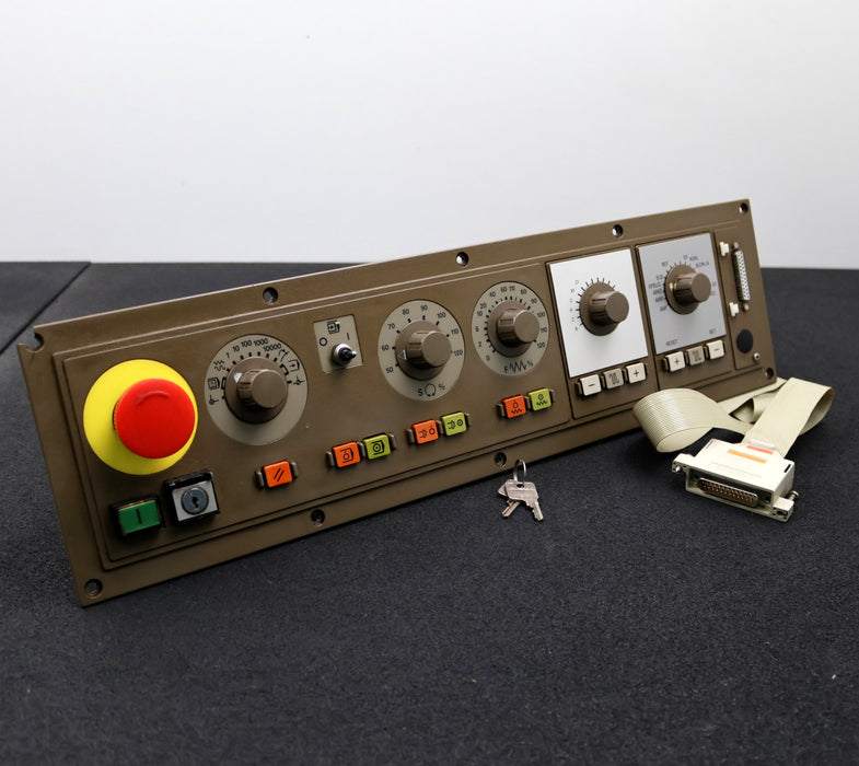 Bild des Artikels SIEMENS-SINUMERIK-Maschienensteuertafel-800-M/ME-6FC3986-3EG-mit-2-Schlüssel
